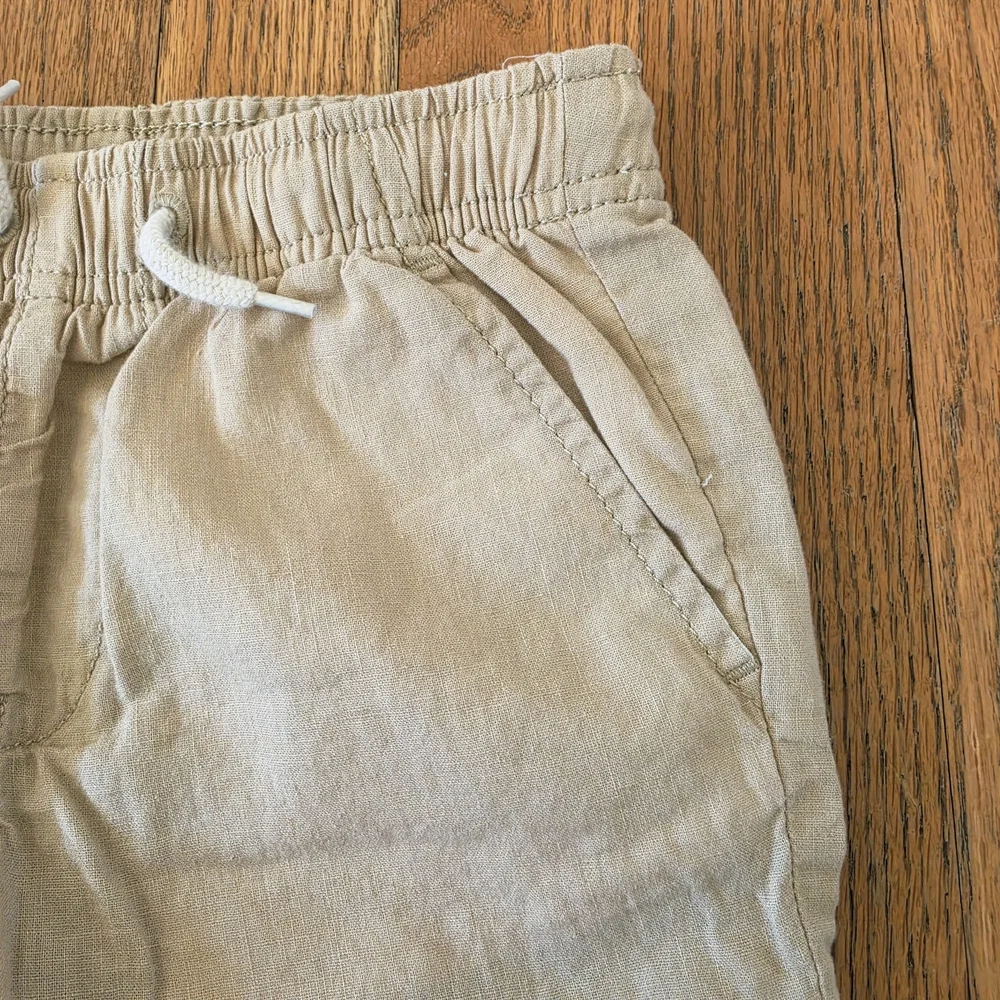 GAP Classic White Button-Down Shirt And Beige Pants Boys Size 4